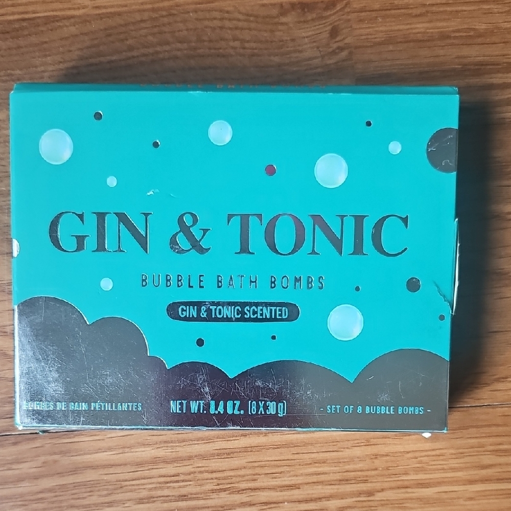 Gin & Tonic Scented Pack of 8 Bubble Bath Triangles 8.4 oz. New in Package